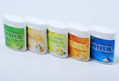 全自动双侧面贴标机 用于异形瓶 红酒 白酒 食品罐类自动贴标签 - 全自动双侧面贴标机 用于异形瓶 红酒 白酒 食品罐类自动贴标签厂家 - 全自动双侧面贴标机 用于异形瓶 红酒 白酒 食品罐类自动贴标签价格 - 东莞市一品自动化设备 - 